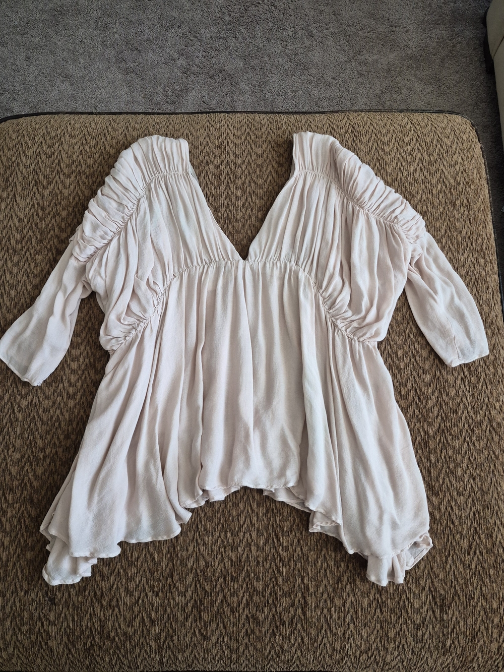 J.O.A. Light Blush V-Neck Ruched Peasant Tunic